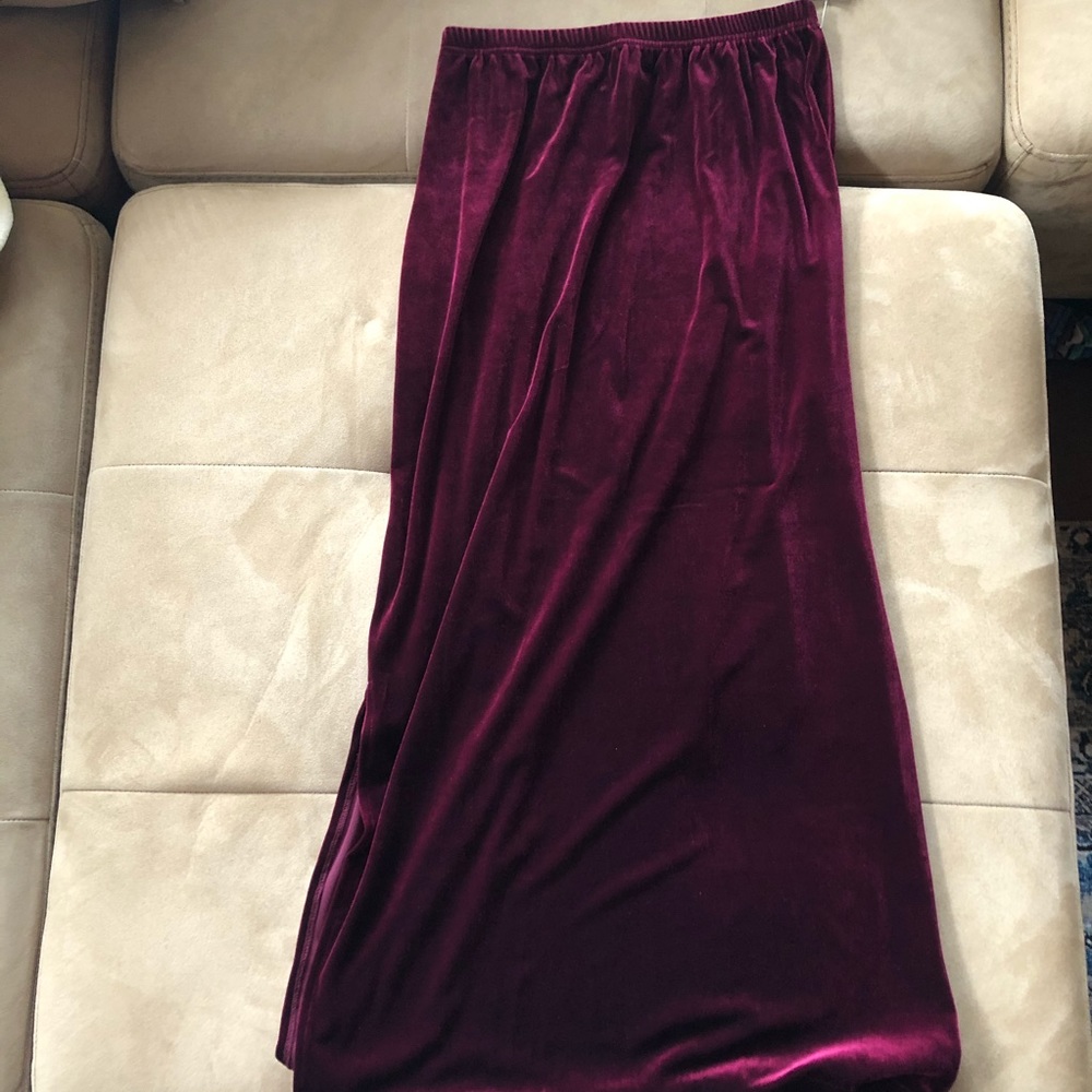 BRIGGS velvet wine colored maxi skirt in size M